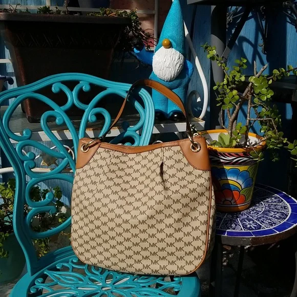 Michael Kors Beige/Brown Signature Coated Canvas and Leather Jet Set Hobo NWT - Picture 2 of 12